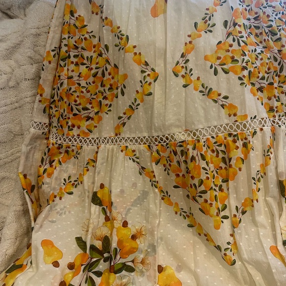 Farm Rio cashew white and yellow floral maxi dress - Picture 5 of 7